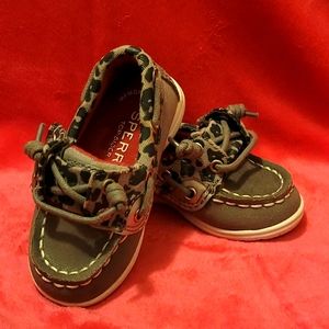 Baby girl Sperrys 5